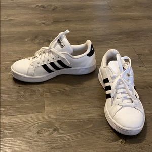 Women’s size 7.5 ADIDAS